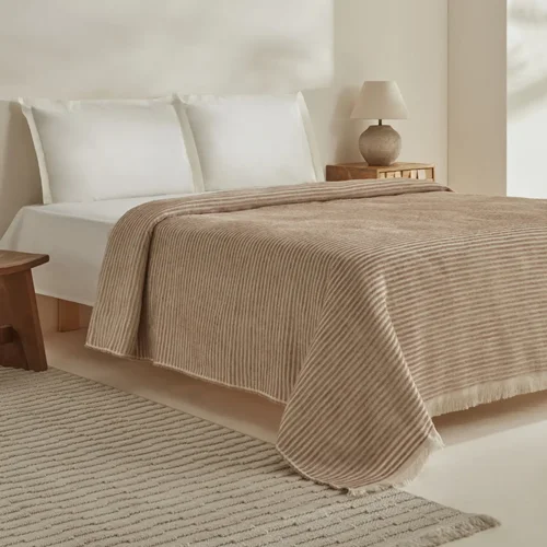 عکس پتو دو نفره کاراجاهوم سیون بژ