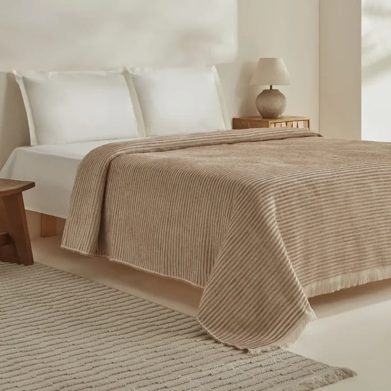 عکس پتو دو نفره کاراجاهوم سیون بژ