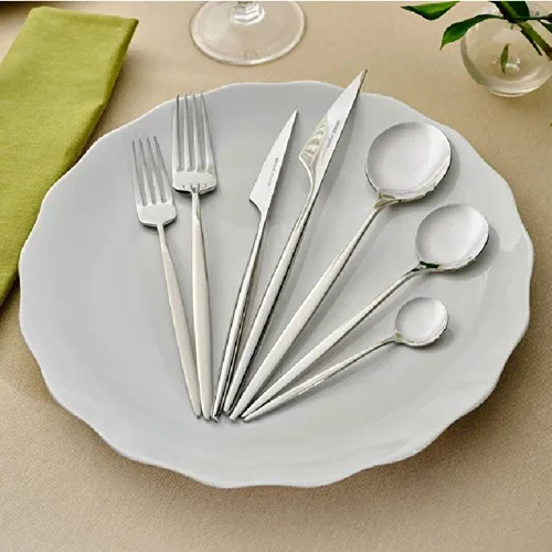 عکس سرویس قاشق چنگال 84 پارچه 12 نفره کاراجا الگانس براگا نقره ای