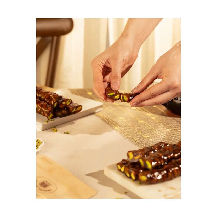 سوسیس پسته‌ای آنتپ بازاری 250 گرم