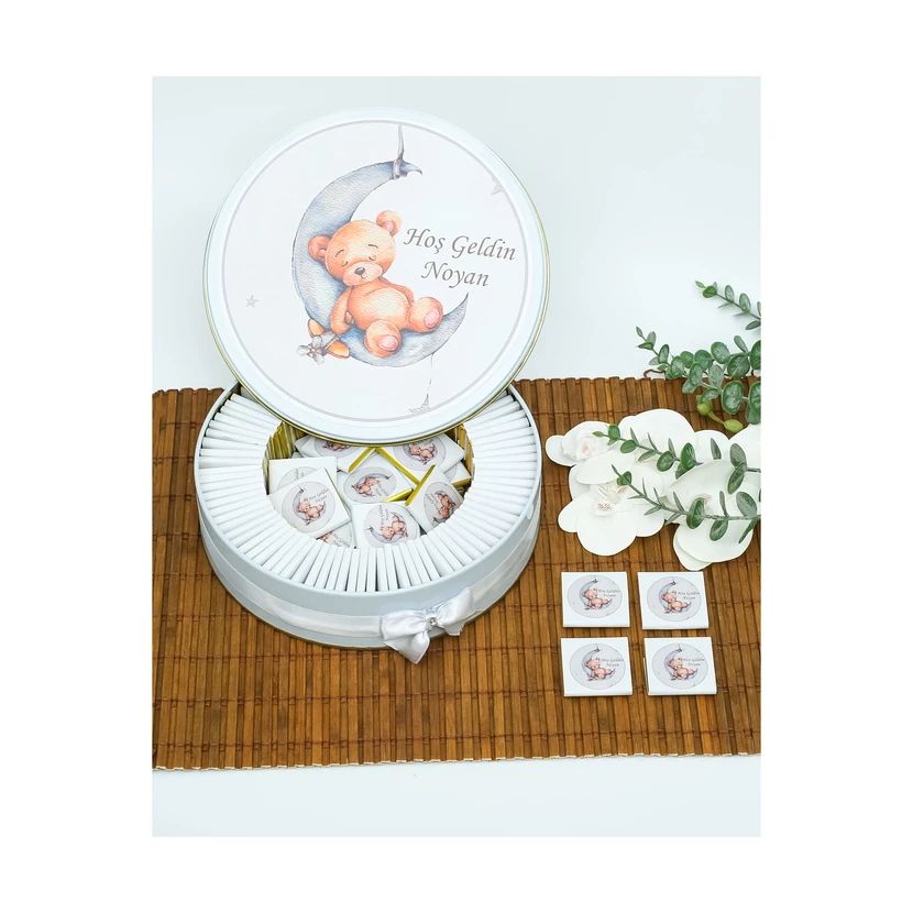 شکلات هدیه نوزادی 100 عددی با تم خرس خوابیده و اسم اختصاصی