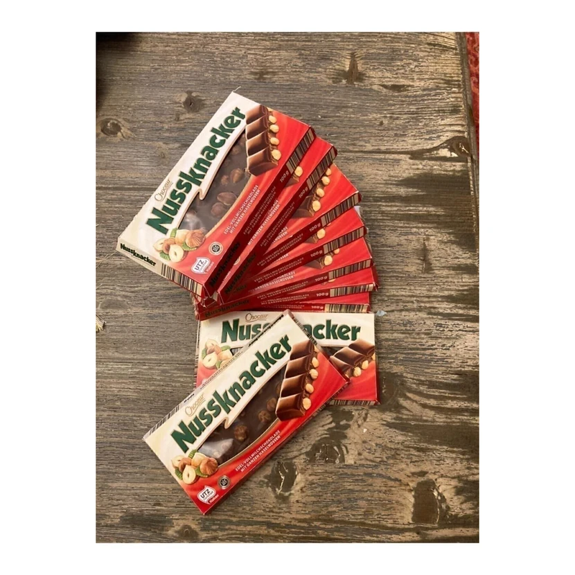 شکلات شیری فندقی چوچر نوسناکِر 5×100 گرم