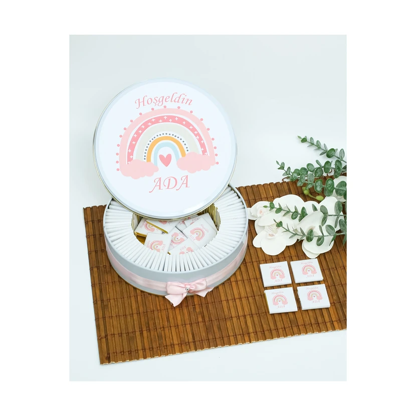 انجل گیفت شکلات هدیه‌ای 100 عددی تم صورتی رنگین‌کمان برای نوزاد دختر