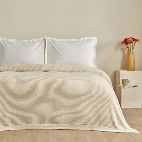 عکس پتو تریکو دو نفره کاراجاهوم Cool Touch بژ