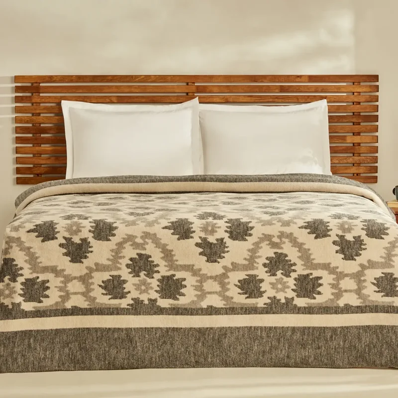 عکس پتو دو نفره پنبه کاراجاهوم داماسک خاکستری