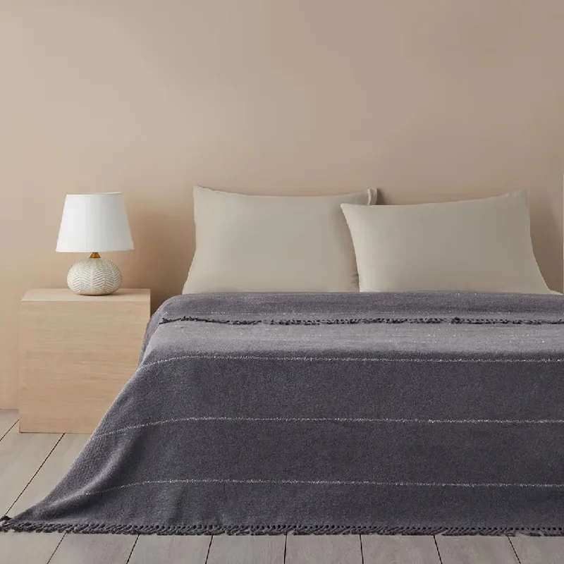 عکس پتو دو نفره پنبه انگلیش هوم درخشان خاکستری