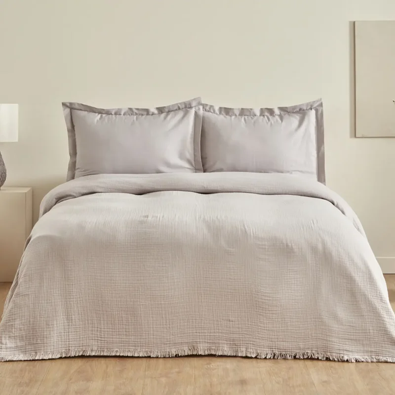 عکس سرویس پیکه و ملحفه دو نفره کاراجاهوم Minel طوسی روشن