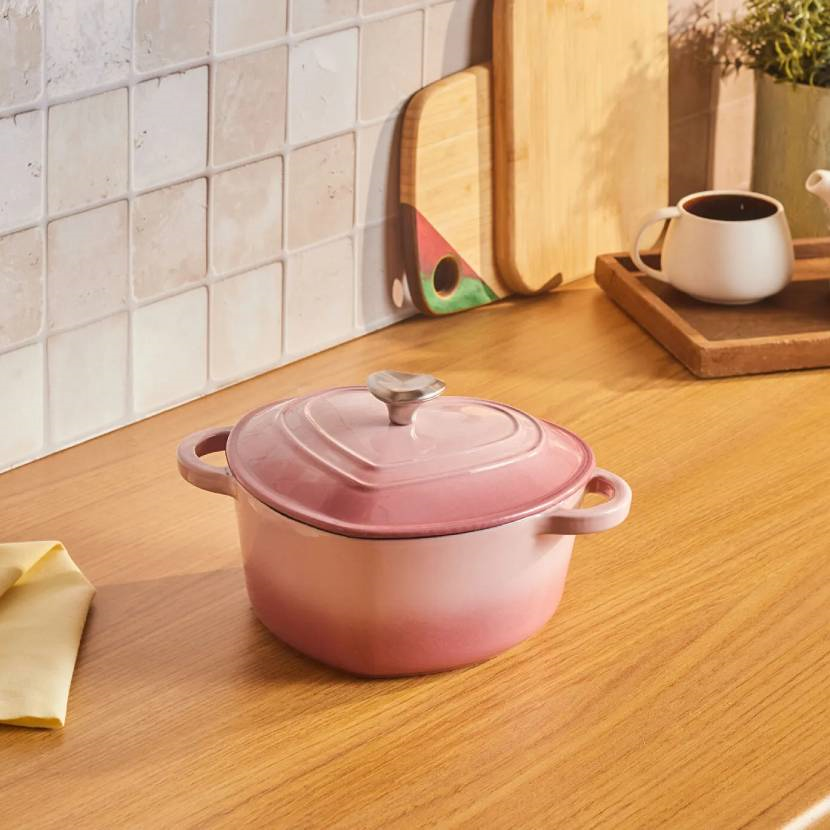 قابلمه چدن کاراجا مدل عشق صورتی