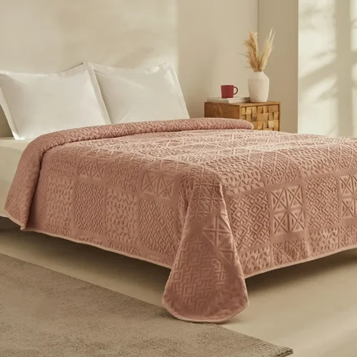 عکس پتو دو نفره طرح برجسته کاراجاهوم ریتا صورتی