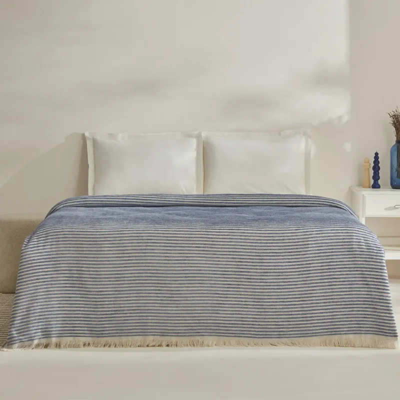 عکس پتو دو نفره کاراجاهوم سیون آبی