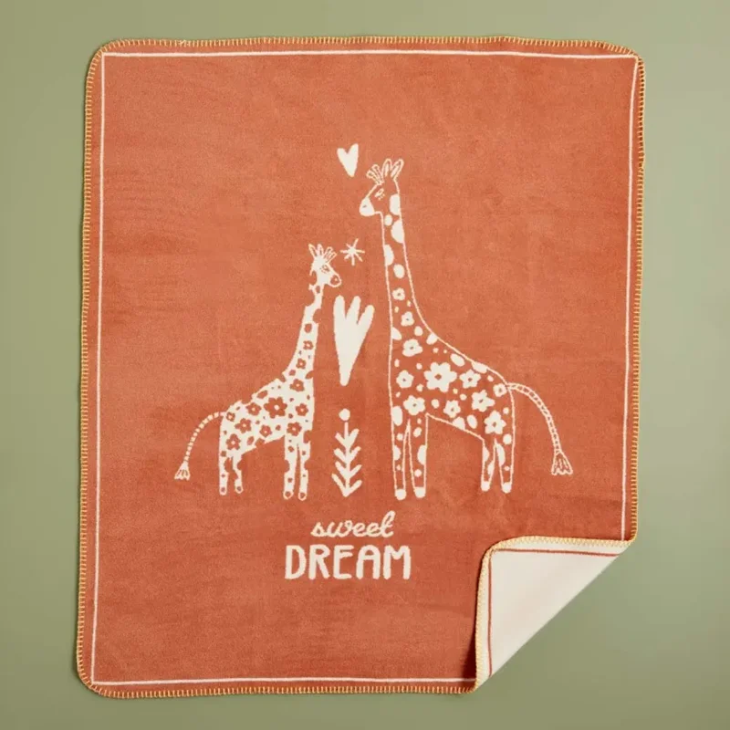 عکس پتو پنبه کودک بلامزون زرافه آجری 120×100 سانتی